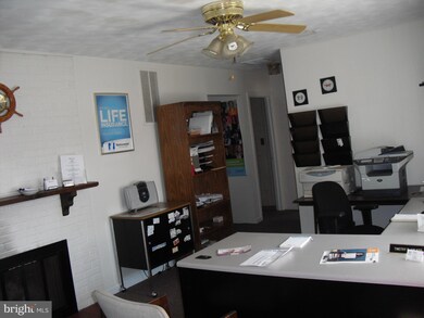 9512 Lanham Severn Rd, Lanham, MD 20706 - photo 6