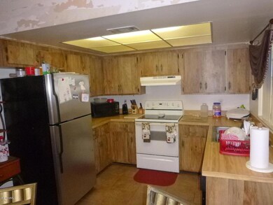 Eat-In Kitchen