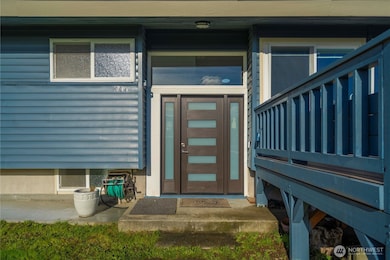 304 S 213th St, Des Moines, WA 98198 - photo 2