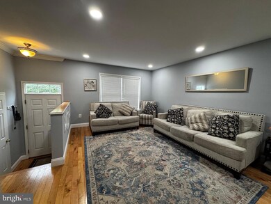 6813 Avalon Isle Way, Gainesville, VA 20155 - photo 2