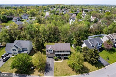 922 Willow Ridge Dr, York, PA 17404 - photo 3