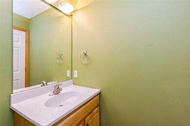 4001 37th Ave SW unit B, Cedar Rapids, IA 52404 - photo 7