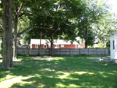 12 Middle St, Springfield, MA 01104 - photo 2