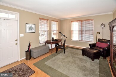 26179 Lands End Dr, Chantilly, VA 20152 - photo 4