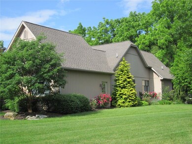 5702 Sabrina Cir, Allentown, PA 18104 - photo 2