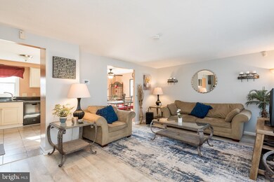 8303 Falcon Point St, Laurel, MD 20708 - photo 3