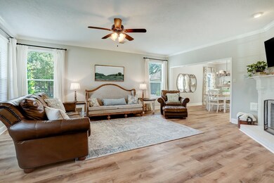 1207 Twin Oaks St, Friendswood, TX 77546 - photo 3