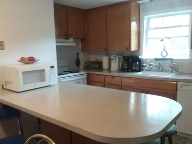 177 Franklin St unit 5, Stoneham, MA 02180 - photo 2