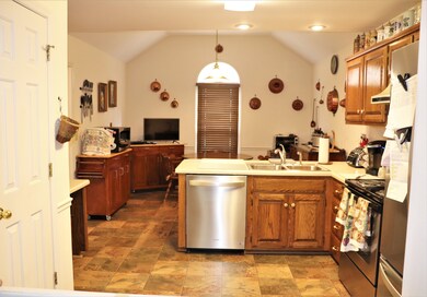 328 Greenbriar Cir, Manchester, TN 37355 - photo 6