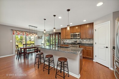 1132 Kingsmill Dr, Algonquin, IL 60102 - photo 4