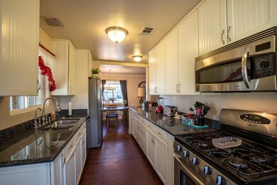 1802 State Pic- Kitchen 2