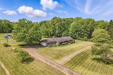 1011 S Lake Rd, Mercer, PA 16137 - photo 2