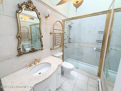 40 Woodvale Loop unit 2nd Flr, Staten Island, NY 10309 - photo 7