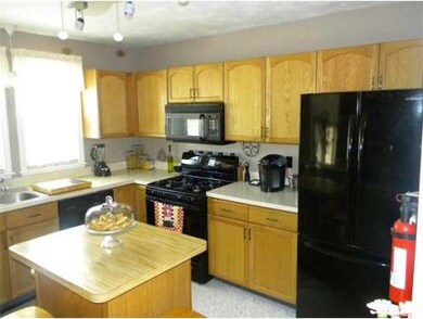 25 Lamplighter Ln unit 25, South Easton, MA 02375 - photo 4