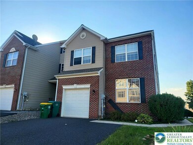 5215 Spring Ridge Dr E, MacUngie, PA 18062 - photo 3