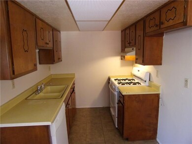 2302 Cumbre Negra St, El Paso, TX 79935 - photo 5