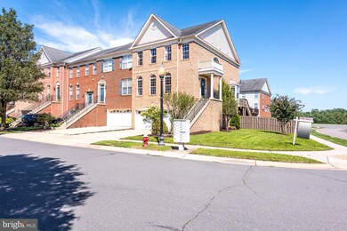 25536 Crossfield Dr, Chantilly, VA 20152 - photo 3