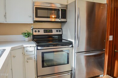 215 2nd St- MLS Size-26