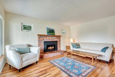 751 NE Innes Ln, Bend, OR 97701 - photo 2