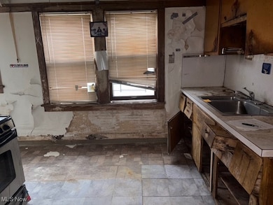 3604 Pennington Rd, Cleveland, OH 44120 - photo 6