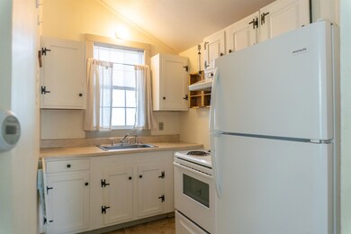 599 Middle St unit 9, Portsmouth, NH 03801 - photo 3