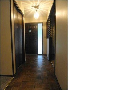 FRONT DOOR ENTRYWAY