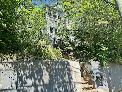 580 van Duzer St, Staten Island, NY 10304 - photo 6