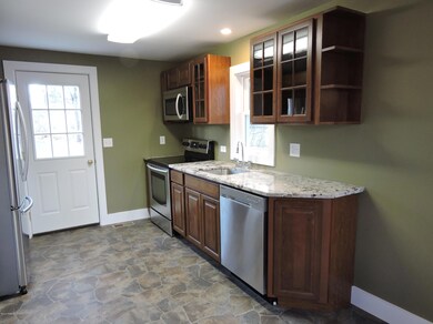 311 Colt Ln, Stroudsburg, PA 18360 - photo 7