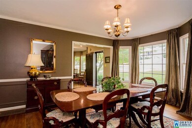 The Dinning Room can hold a large Dinning Room tab