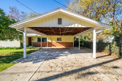 2722 Russell St-4