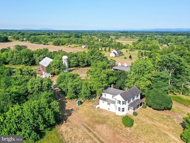 135 Longmarsh Rd, Berryville, VA 22611 - photo 6