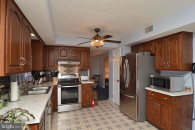 804 Allen Ave, Reading, PA 19605 - photo 2
