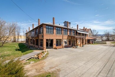 75 Thompson St unit J, Asheville, NC 28803 - photo 2