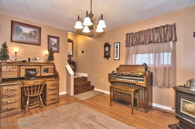 1253 Center St, Nanticoke, PA 18634 - photo 2