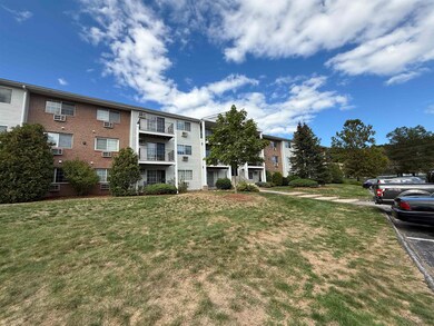 383 Huse Rd unit 5, Manchester, NH 03103 - photo 4