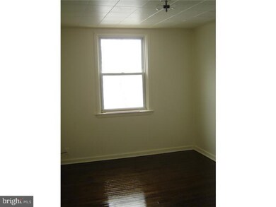 482 Westmont Dr, Darby, PA 19023 - photo 5