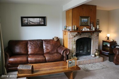 12379 Boncrest Dr, Reisterstown, MD 21136 - photo 2