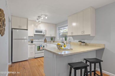 2196 Fairway Villas Ln N, Atlantic Beach, FL 32233 - photo 4