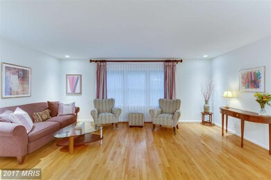 9591 Blake Park Ct, Fairfax, VA 22031 - photo 2