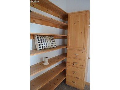 Bedroom, Primary