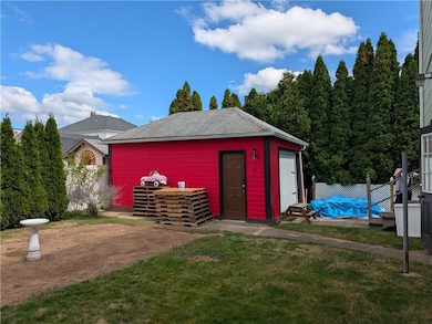 25 Ormond St, Woonsocket, RI 02895 - photo 3