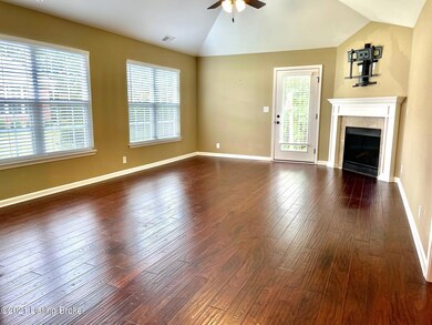 10610 Glenmary Springs Dr, Louisville, KY 40291 - photo 3