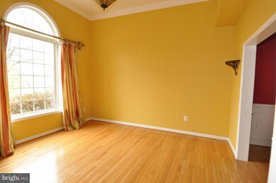 7209 Hickory St, Falls Church, VA 22043 - photo 4