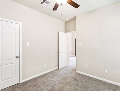 17039 Shy Leaf Ct, Conroe, TX 77385 - photo 4