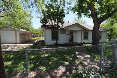 310 SW 5th St, Grand Prairie, TX 75051 - photo 3