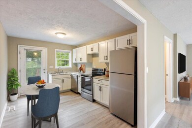 kitchen 1814 Thompson Drive-20