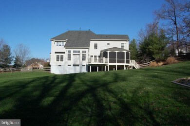 11697 Carson Overlook Ct, Herndon, VA 20170 - photo 2