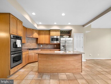 22950 Fanshaw Square, Ashburn, VA 20148 - photo 2