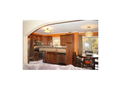 Gorgeous new Cabinets, Granite, Tile, Appliances