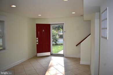 2401 Kent Village Dr, Hyattsville, MD 20785 - photo 6